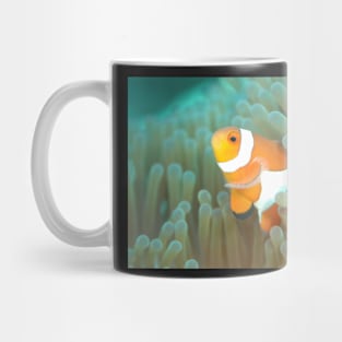 CLOWN FISH HIDING IN THE OCEAN CORAL DESIGN Mug